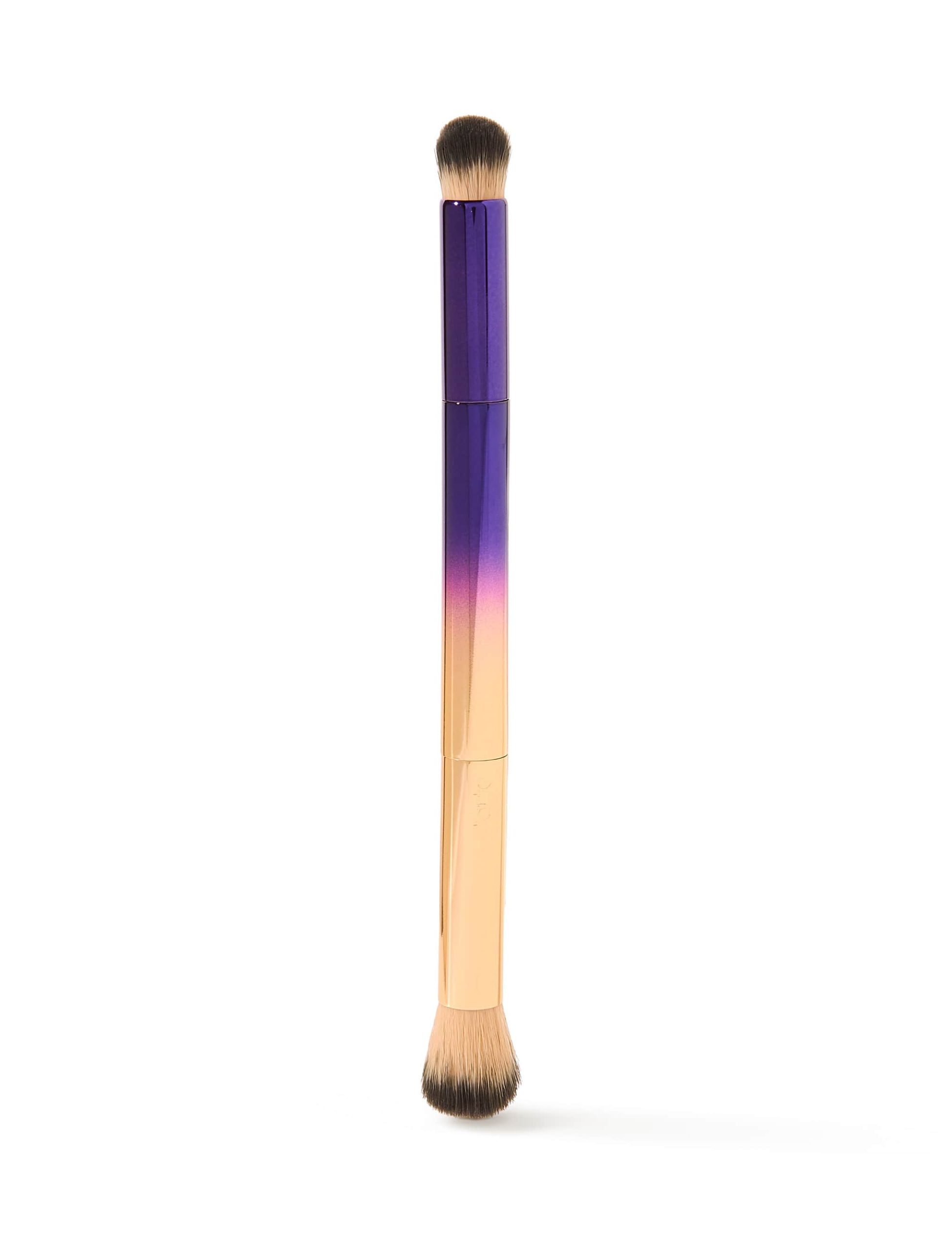 common__creaseless-airbrusher-concealer-brush_01.jpg