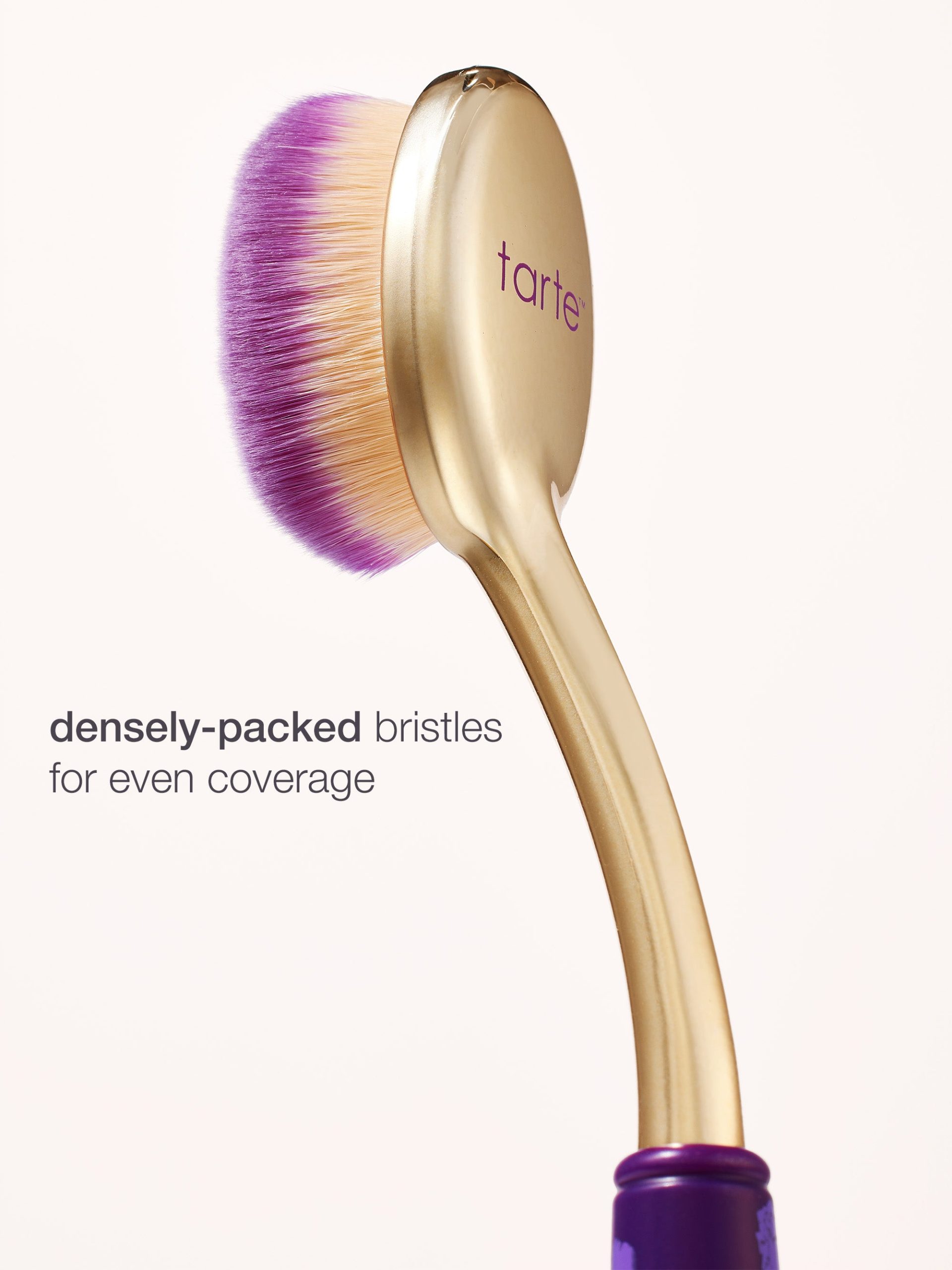 common__creaseless-concealer-brush__03.jpg