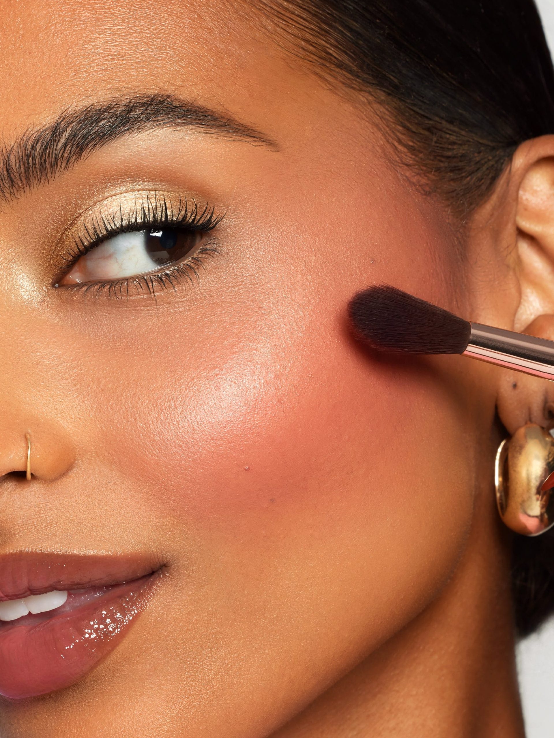 common__glow-pot-eye-_-cheek-brush-NA__04.jpg